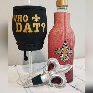 Fleur-de-Lis Wine And Bottle Koozie With Glass Wine Stopper